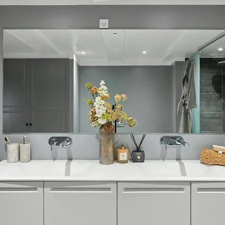 Luxe By The Marble Church W Balcony Lejlighed *