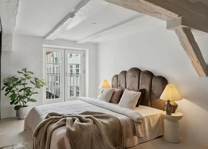 Luxe By The Marble Church W Balcony